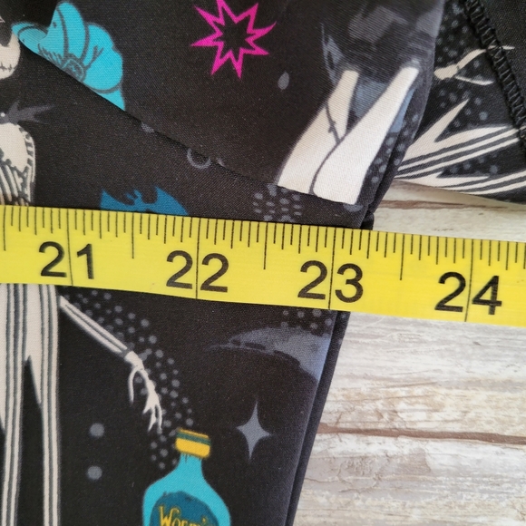 Nightmare Before Christmas Womens Scrub Top No Size Tag SEE DESCRIPTION - Picture 7 of 16